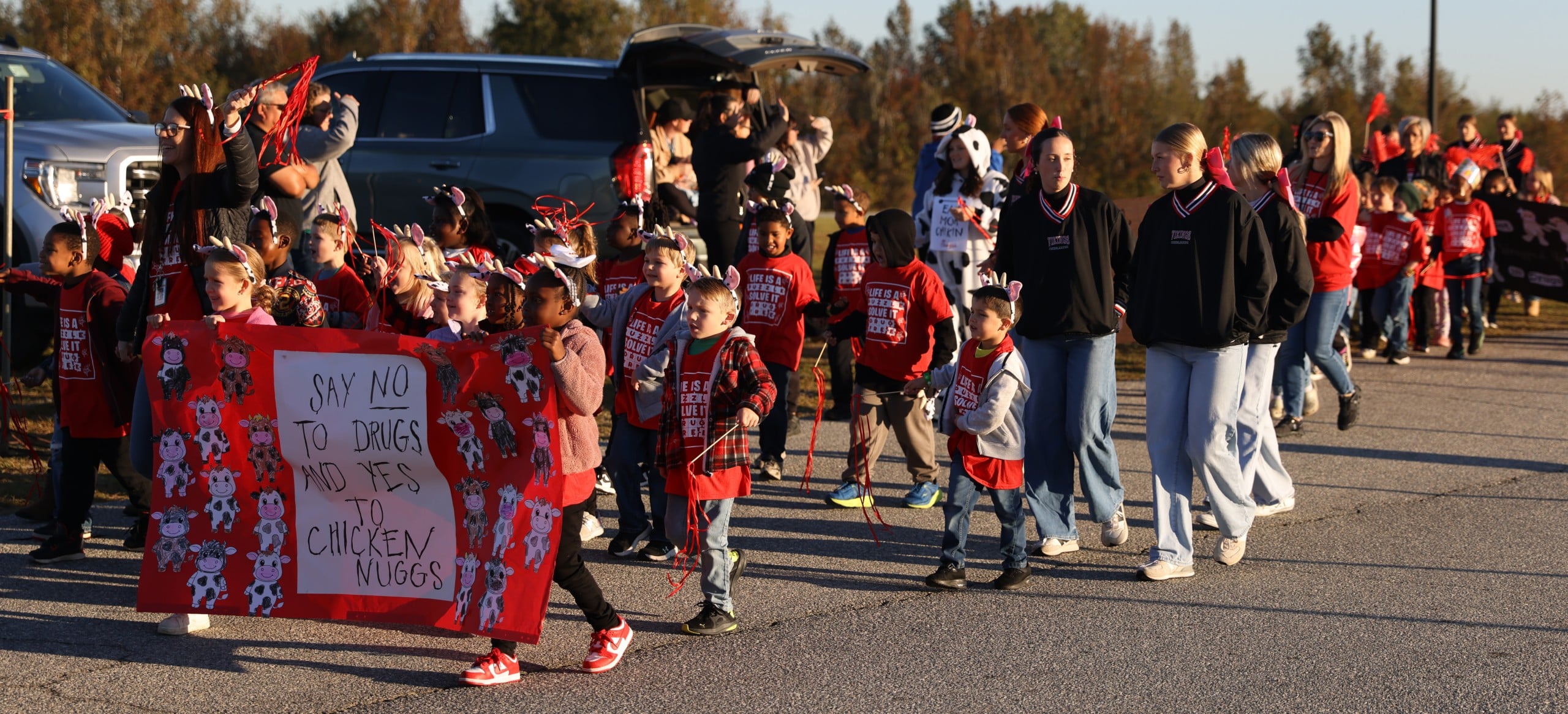Treutlen Elementary School Holds Red Ribbon Parade – Courier Herald Today